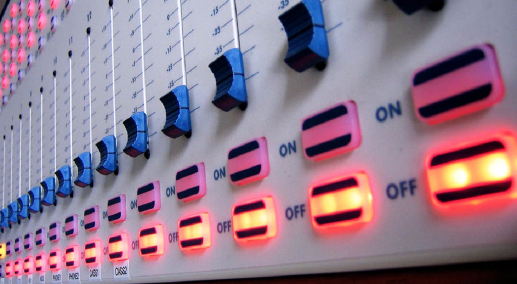 Reparación mesa de sonido